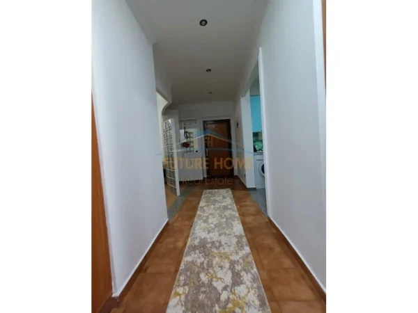 Shitet, Apartament 2+1, Komuna Parisit, Tiranë.
