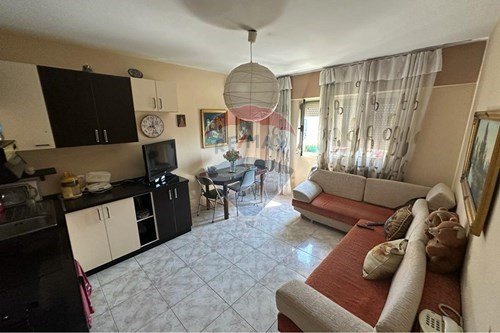 jap me qera apartament 3+1 Kati 5, 75 m² 600 € (Qender)