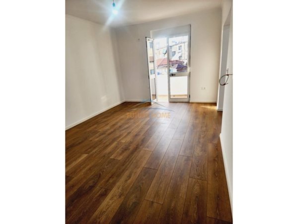 Tirane, shitet apartament 2+1+Ballkon Kati 4, 77 m² 155.000 € (Ali Dem)