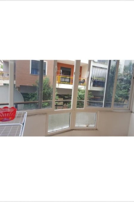 Tirane, jepet me qera apartament 1+1 Kati 3, 70 m² 450 € 