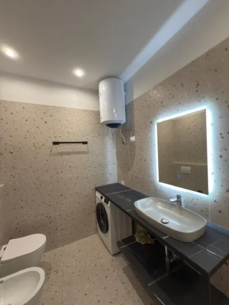 Durres, jepet me qera apartament 2+1+Ballkon , 95 m² 1.100 € (27 kateshi)