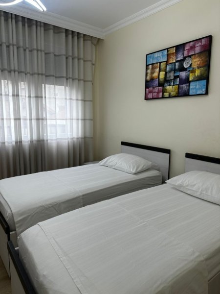 Tirane, jepet me qera apartament 2+1+Ballkon , 1.000 € 