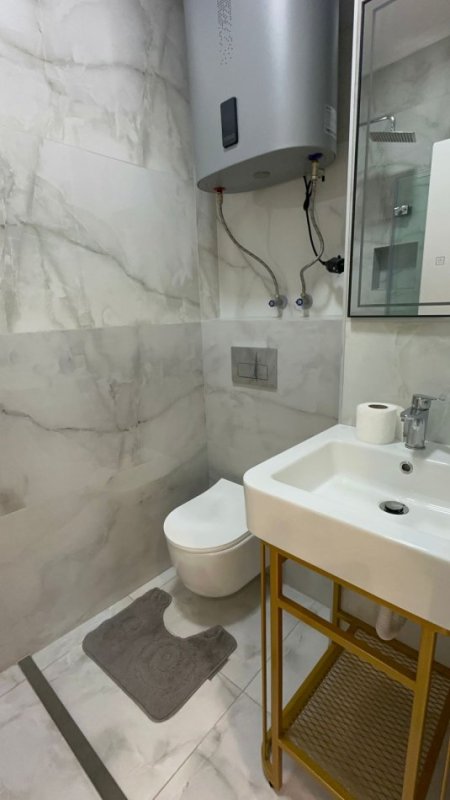 Tirane, jepet me qera apartament 2+1+Ballkon , 1.000 € 