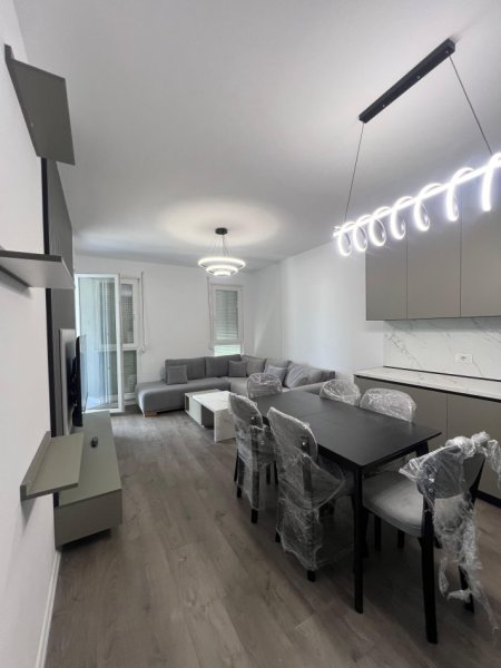 Tirane, jepet me qera apartament 2+1+Ballkon Kati 3, 100 m² 600 € 