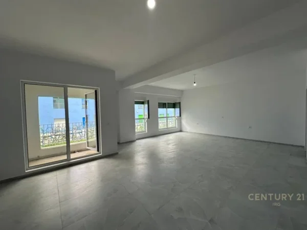 Tirane, jepet me qera ambjent biznesi Kati 0, 85 m² 700 € (Shkoze)