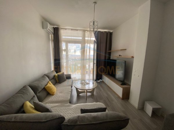 Tirane, jepet me qera apartament 1+1 Kati 1, 108 m² 400 € (FRESK)