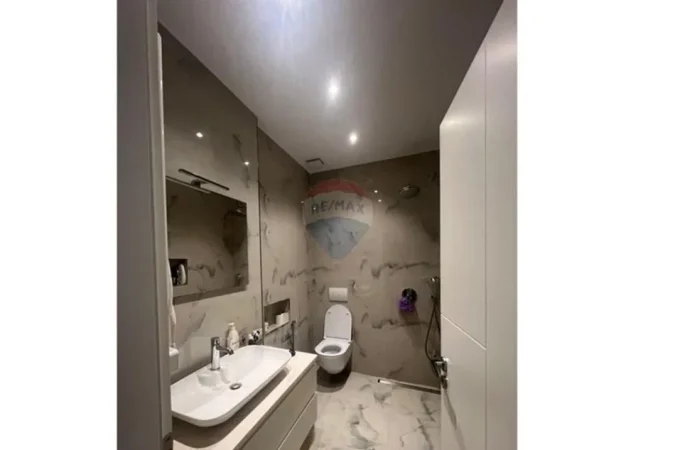 Tirane, jepet me qera apartament 1+1+Aneks , 70 m² 550 € (Rruga Frosina Plaku)
