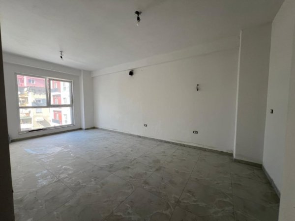 Tirane, shitet apartament 1+1+Ballkon , 69 m² 110.240 € (Rruga Dritan Hoxha)