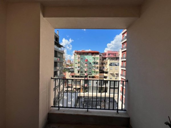 Tirane, shitet apartament 1+1+Ballkon , 69 m² 110.240 € (Rruga Dritan Hoxha)