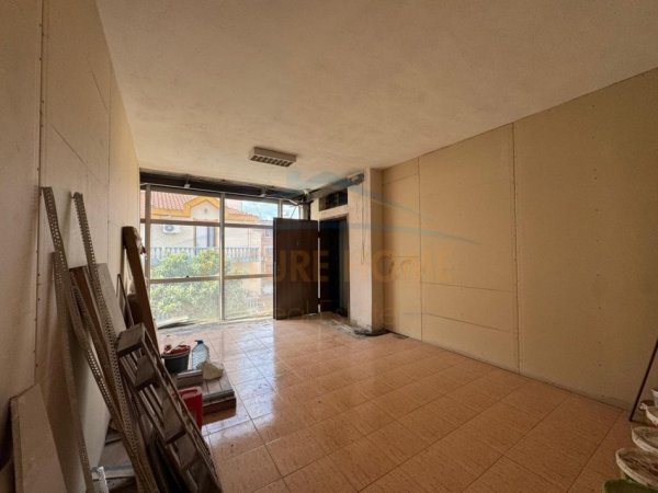 Tirane, jepet me qera ambjent biznesi Kati 2, 250 m² 1.800 € 