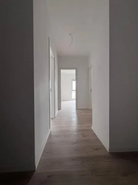 Tirane, shitet apartament 2+1+Ballkon Kati 6, 110 m² 95.000 € (Kamez)