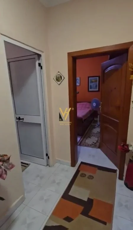 Tirane, shitet apartament 1+1+Ballkon Kati 4, 44 m² 106.000 € (RRUGA E DIBRES)