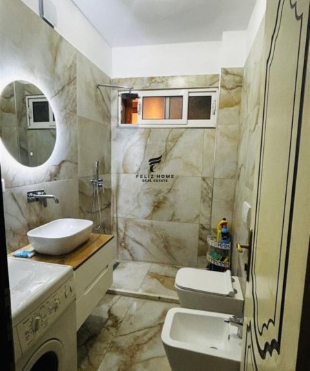 Tirane, jepet me qera apartament 2+1 Kati 5, 75 m² 500 € (RRUGA FERIT XHAJKO)