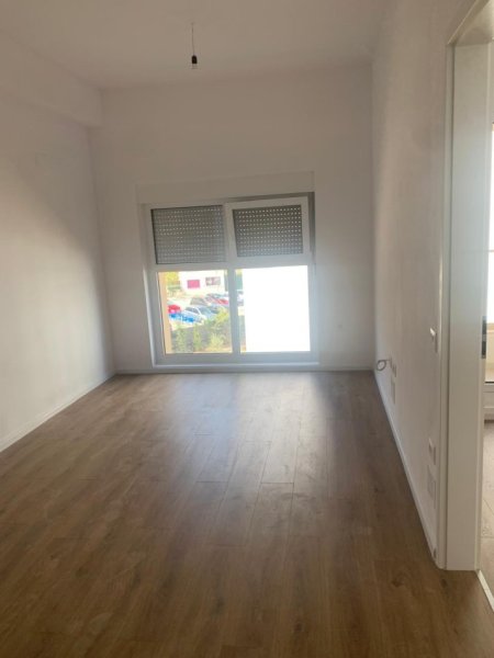 Tirane, jepet me qera apartament 1+1+Ballkon Kati 2, 43 m² 350 € (Kompleksi Mangalem)
