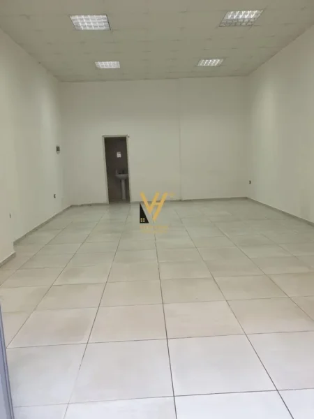 Tirane, jepet me qera dyqan Kati 0, 55 m² 500 € (MISTO MAME)