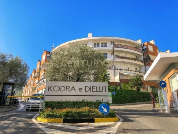 Tirane, shitet ambjent biznesi Kati 0, 100 m² 160.000 € (Kodra e Diellit)