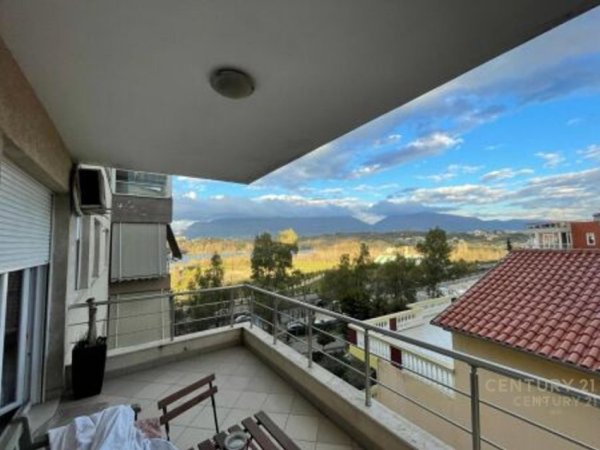 Tirane, shitet apartament 2+1 Kati 4, 96 m² 250.000 € (Liqeni i thate)