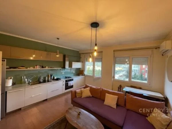 Tirane, shitet apartament 2+1 Kati 4, 96 m² 250.000 € (Liqeni i thate)