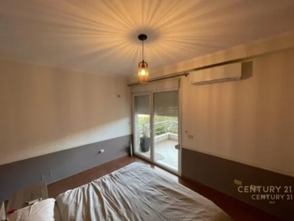 Tirane, shitet apartament 2+1 Kati 4, 96 m² 250.000 € (Liqeni i thate)