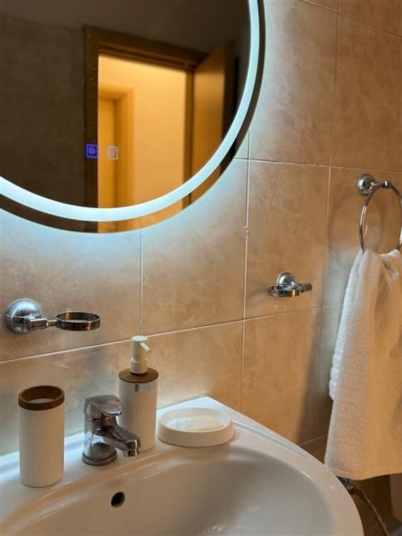 Tirane, jepet me qera apartament 2+1 Kati 8, 72 m² 1.100 € (FUSHA E AVIACIONIT)