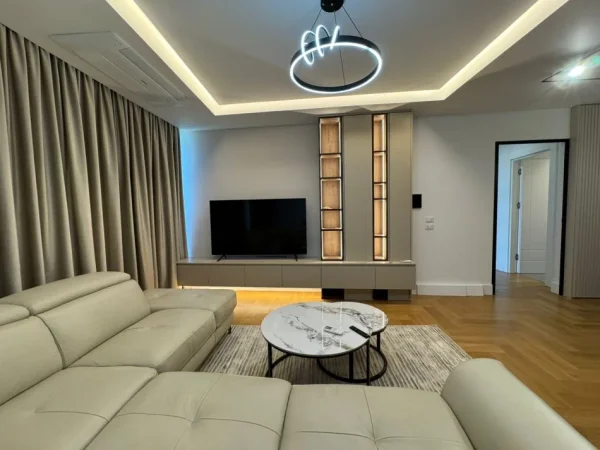 APARTAMENT 2+1+PARKIM ME QIRA  LAKE VIEW  2.100 € (RRUGA E KOSOVAREVE)