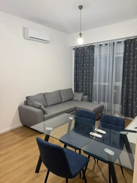 Tirane, jepet me qera apartament 1+1 Kati 4, 500 € 