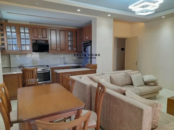 Tirane, jepet me qera apartament 2+1 Kati 3, 106 m² 500 € (FRESKU)