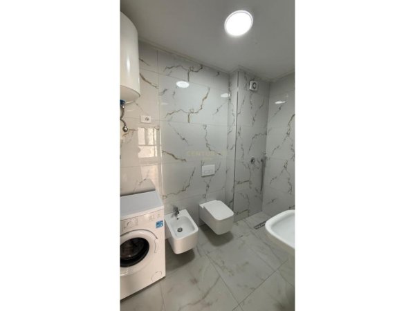 Tirane, jepet me qera apartament 2+1+Aneks+Ballkon Kati 2, 106 m² 500 € (Vila L , Astir)