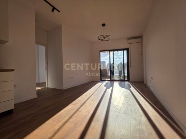 Tirane, shitet apartament 2+1 Kati 5, 76 m² 179.000 € (Pazari i ri)