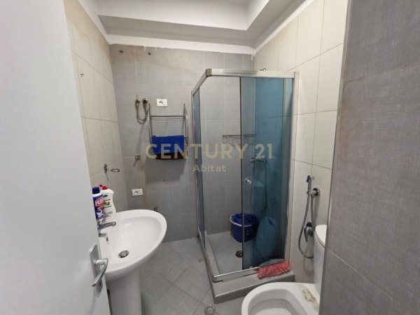 Tirane, shitet apartament 2+1 Kati 5, 76 m² 179.000 € (Pazari i ri)
