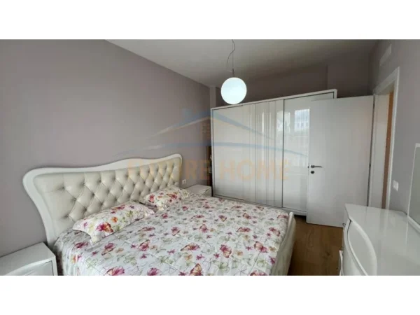 Tirane, jepet me qera apartament 1+1 Kati 3, 73 m² 600 € (Rruga Siri Kodra)