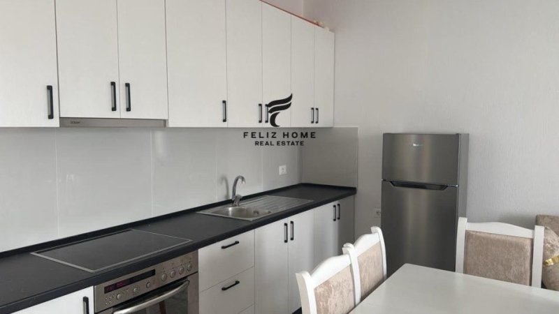Tirane, jepet me qera apartament 2+1 Kati 2, 106 m² 400 € (YZBERISHT)