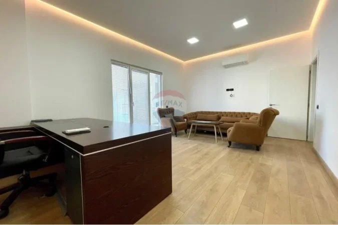 Njesi Komerciale per qira tek Liqeni i Thate! (1800 Euro/muaj)