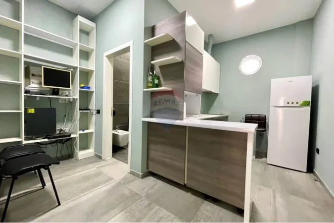 Njesi Komerciale per qira tek Liqeni i Thate! (1800 Euro/muaj)