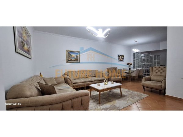 Tirane, shitet apartament 2+1 Kati 3, 110 m² 225.000 € (Komuna e Parisit , Rruga Tish Dahia)