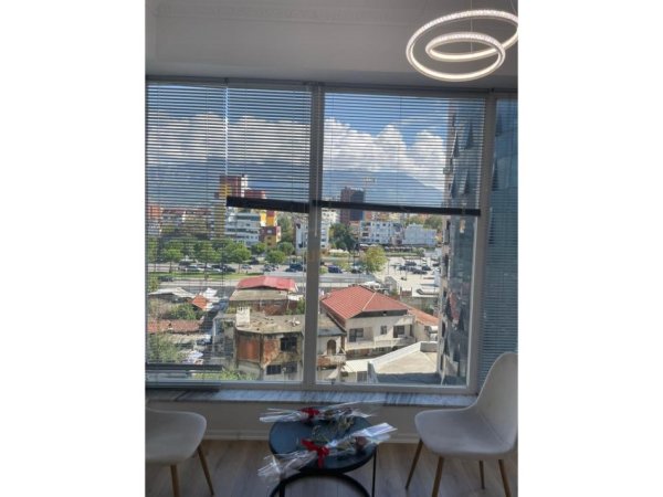 Tirane, jepet me qera apartament 1+1+Ballkon Kati 6, 69 m² 700 € (Stacioni i Trenit)