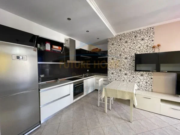 Tirane, jepet me qera apartament 1+1 Kati 6, 70 m² 800 € (Rruga e Kosovareve)