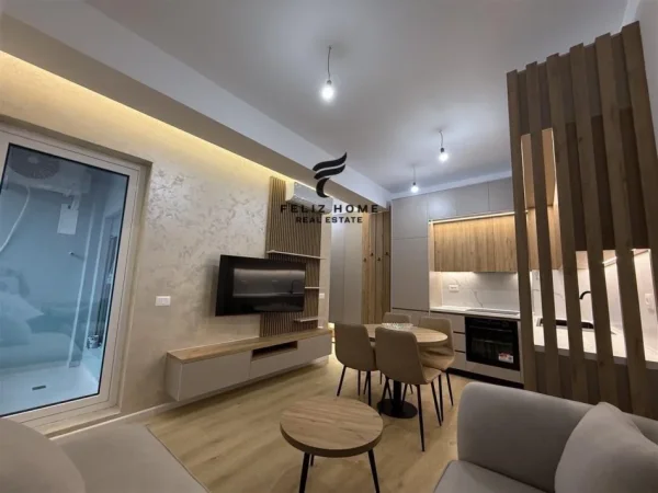 Tirane, jepet me qera apartament 1+1 Kati 7, 70 m² 550 € (ALI DEMI)