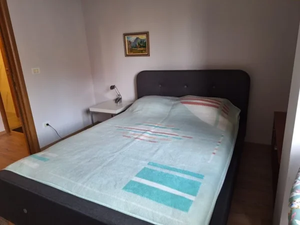 Tirane, jepet me qera apartament 2+1+Ballkon Kati 5, 104 m² 900 € (Blloku)