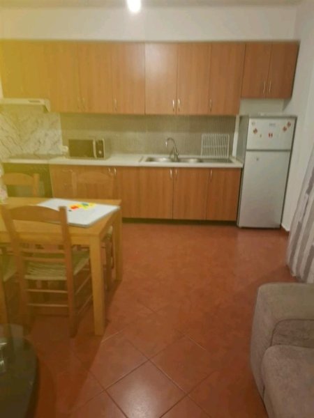 Tirane, jepet me qera apartament 2+1+Ballkon Kati 3, 70 m² 600 € (KOPSHTI BOTANIK)