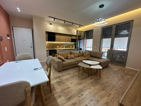 Tirane, jepet me qera apartament 1+1+Ballkon Kati 4, 76 m² 1.000 € (Kompleksi Delijorgji)