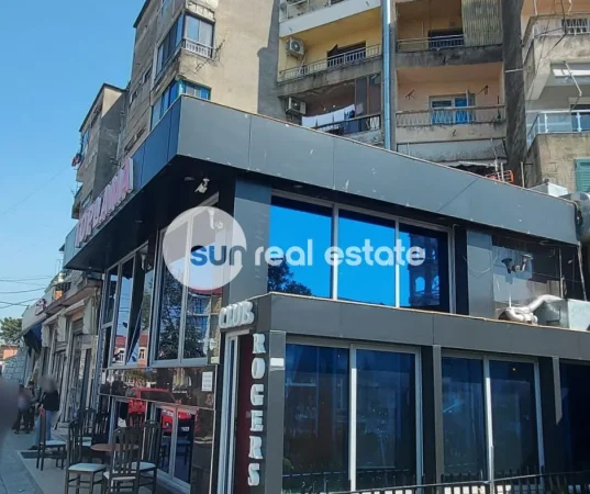 Shkoder, jepet me qera ambjent biznesi Kati 0, 190 m² 1.500 € 