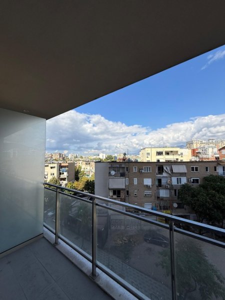 Tirane, jepet me qera apartament 2+1+Aneks+Ballkon Kati 2, 117 m² 600 € (rruga mine peza)