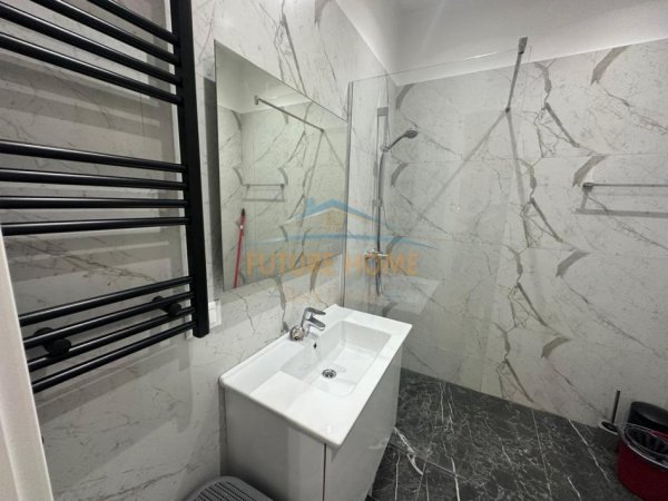 Tirane, jepet me qera apartament 1+1+Ballkon Kati 4, 76 m² 1.000 € (Kompleksi Delijorgji)