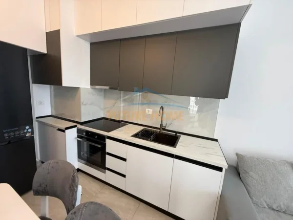 Tirane, jepet me qera apartament 1+1 Kati 7, 80 m² 500 € (QTU , Univers City)