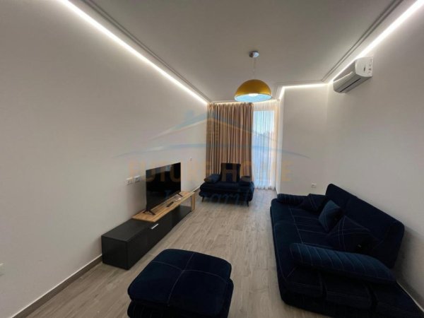 Tirane, jepet me qera apartament 2+1+Ballkon Kati 3, 96 m² 750 € (Rruga Riza Cerova, Selvia)