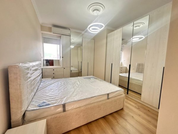 Tirane, jepet me qera apartament 1+1 Kati 6, 75 m² 700 € (Kompleksi Usluga)