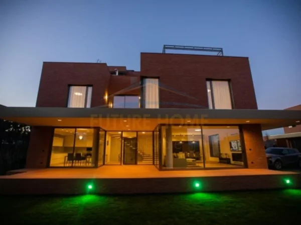 Tirane, jepet me qera Vile 4+1 Kati 2, 1.082 m² 5.000 € (TEG)