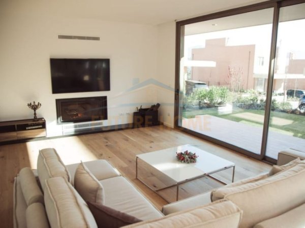 Tirane, jepet me qera Vile 4+1 Kati 2, 1.082 m² 5.000 € (TEG)