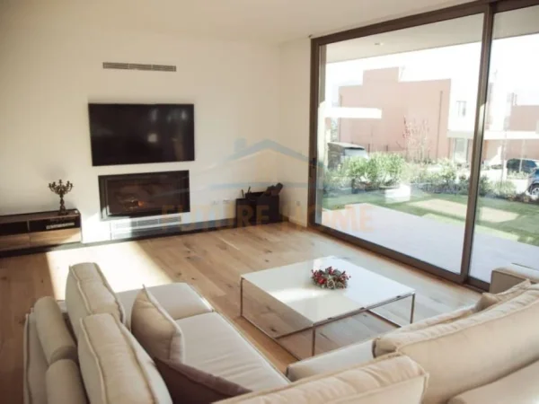 Tirane, jepet me qera Vile 4+1 Kati 2, 1.082 m² 5.000 € (TEG)